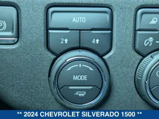 Chevrolet Silverado 1500 2024 4x4 RST 4 puertas Cabina Crew 5.8 pies. Caja corta