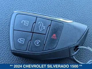 Chevrolet Silverado 1500 2024 4x4 RST 4 puertas Cabina Crew 5.8 pies. Caja corta