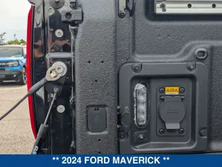 Ford Maverick 2024 Lariat 4 puertas SuperCrew 4.5 pies (1.37 m) caja corta