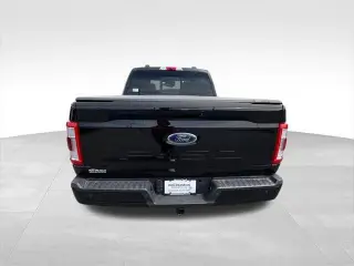 Ford F-150 2022 4x4 Lariat 4 puertas SuperCrew 5.5 pies. SB