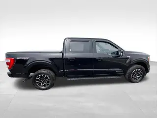 Ford F-150 2022 4x4 Lariat 4 puertas SuperCrew 5.5 pies. SB