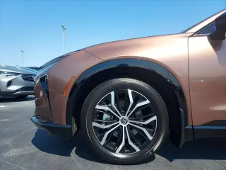 Toyota Crown Signia 2025 AWD XLE 4 puertas Crossover