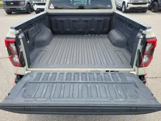 Ford Ranger 2025 4x2 XLT 4 puertas SuperCrew 5.0 pies SB