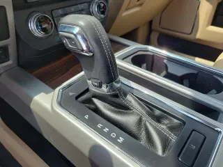 Ford F-150 2017 4x4 XL 4 puertas SuperCrew 5.5 pies. SB