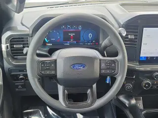Ford F-150 2025 4x4 STX 4 puertas SuperCrew 5.5 pies. SB