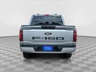 Ford F-150 2025 4x4 STX 4 puertas SuperCrew 5.5 pies. SB