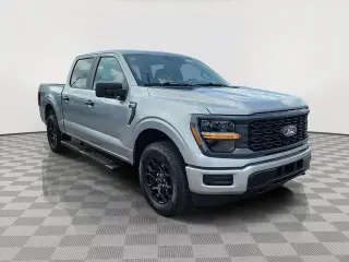 Ford F-150 2025 4x4 STX 4 puertas SuperCrew 5.5 pies. SB