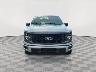 Ford F-150 2025 4x4 STX 4 puertas SuperCrew 5.5 pies. SB