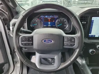 Ford F-150 2023 4x4 XL 4 puertas SuperCrew 5.5 pies. SB