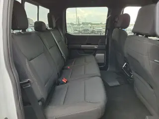 Ford F-150 2023 4x4 XL 4 puertas SuperCrew 5.5 pies. SB