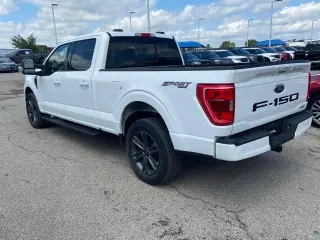 Ford F-150 2023 4x4 XL 4 puertas SuperCrew 5.5 pies. SB