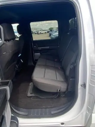 Ford F-150 2023 4x4 XL 4 puertas SuperCrew 5.5 pies. SB