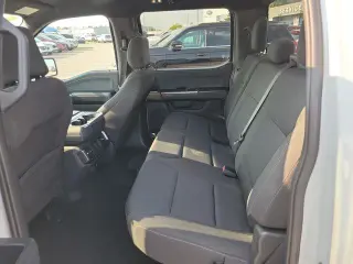 Ford F-150 2023 4x4 Platinum 4 puertas SuperCrew 6.5 pies. SB