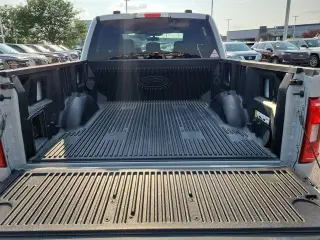 Ford F-150 2023 4x4 Platinum 4 puertas SuperCrew 6.5 pies. SB