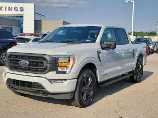 Ford F-150 2023 4x4 Platinum 4 puertas SuperCrew 6.5 pies. SB