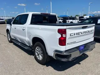 Chevrolet Silverado 1500 2020 4x4 LT 4 puertas Cabina Crew 5.8 pies. Caja corta