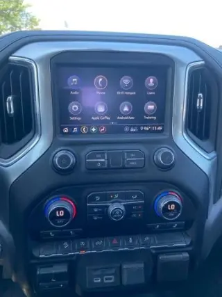 Chevrolet Silverado 1500 2020 4x4 LT 4 puertas Cabina Crew 5.8 pies. Caja corta
