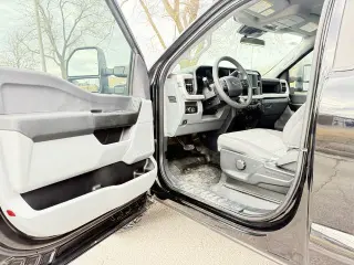 Ford F-250 Super Duty 2023 4x4 XL Cabina Regular 2 puertas 8 pies LB Pickup