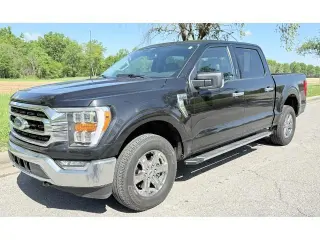 Ford F-150 2023 4x4 XLT 4 puertas SuperCrew 5.5 pies. Caja corta