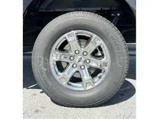 Ford F-150 2023 4x4 XLT 4 puertas SuperCrew 5.5 pies. Caja corta