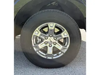 Ford F-150 2023 4x4 XLT 4 puertas SuperCrew 5.5 pies. Caja corta