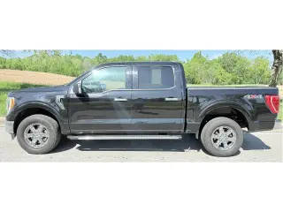 Ford F-150 2023 4x4 XLT 4 puertas SuperCrew 5.5 pies. Caja corta