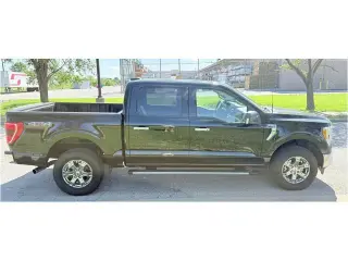 Ford F-150 2023 4x4 XLT 4 puertas SuperCrew 5.5 pies. Caja corta
