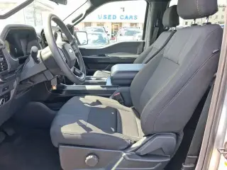 Ford F-150 2025 4x4 STX 4 puertas SuperCrew 5.5 pies. Caja corta