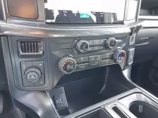 Ford F-150 2025 4x4 STX 4 puertas SuperCrew 5.5 pies. Caja corta
