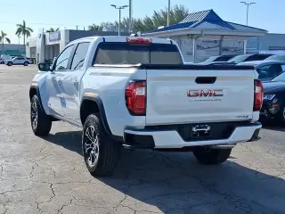 GMC Canyon 2025 4x4 AT4 4 puertas Cabina Crew 5 pies. SB