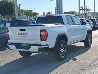 GMC Canyon 2025 4x4 AT4 4 puertas Cabina Crew 5 pies. SB