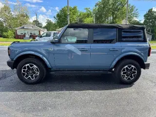 Ford Bronco 2023 4x4 Outer Banks 4 puertas SUV