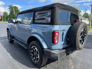 Ford Bronco 2023 4x4 Outer Banks 4 puertas SUV