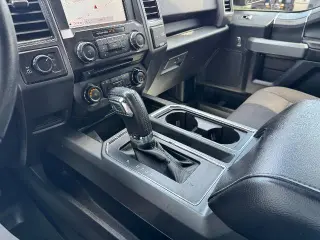 Ford F-150 2018 4x4 XLT 4 puertas SuperCrew 5.5 pies. Caja corta