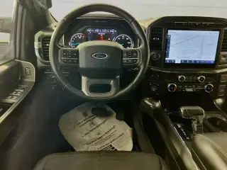 Ford F-150 2022 4x4 XLT 4 puertas SuperCrew 5.5 pies. Caja corta