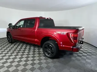 Ford F-150 2022 4x4 XLT 4 puertas SuperCrew 5.5 pies. Caja corta