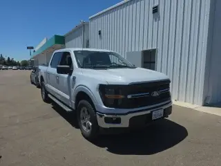 Ford F-150 2025 4x4 XLT 4 puertas SuperCrew 5.5 pies. SB