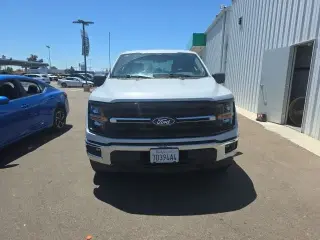 Ford F-150 2025 4x4 XLT 4 puertas SuperCrew 5.5 pies. SB