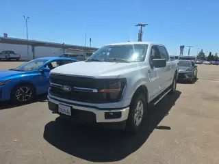 Ford F-150 2025 4x4 XLT 4 puertas SuperCrew 5.5 pies. SB