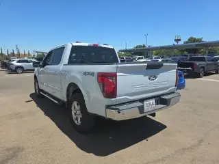 Ford F-150 2025 4x4 XLT 4 puertas SuperCrew 5.5 pies. SB