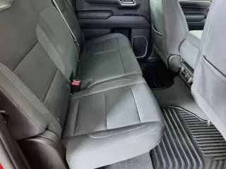 Chevrolet Silverado 1500 2022 4x4 RST 4 puertas Cabina Crew 5.8 pies. Caja corta