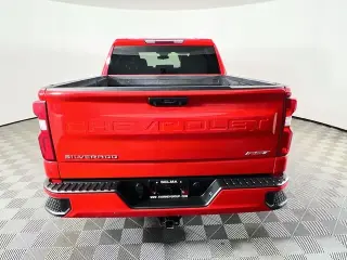 Chevrolet Silverado 1500 2022 4x4 RST 4 puertas Cabina Crew 5.8 pies. Caja corta