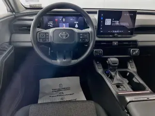 Toyota RAV4 2026 LE 4 puertas SUV