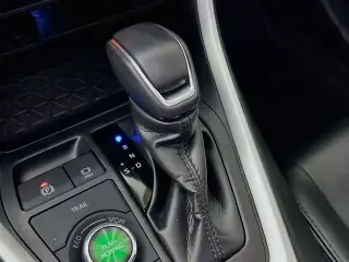 Toyota RAV4 Híbrido 2024 AWD XSE 4 puertas SUV