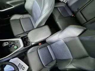 Toyota RAV4 Híbrido 2024 AWD XSE 4 puertas SUV