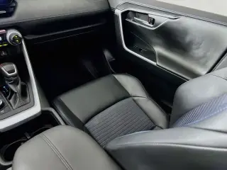 Toyota RAV4 Híbrido 2024 AWD XSE 4 puertas SUV