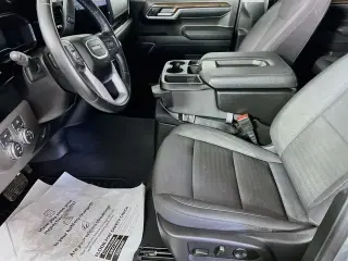 GMC Sierra 1500 2024 4x4 Elevation 4 puertas Cabina Crew 5.8 pies. Caja corta