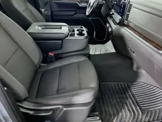 GMC Sierra 1500 2024 4x4 Elevation 4 puertas Cabina Crew 5.8 pies. Caja corta