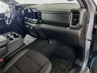 GMC Sierra 1500 2024 4x4 Elevation 4 puertas Cabina Crew 5.8 pies. Caja corta