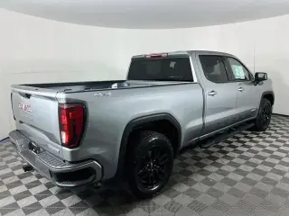 GMC Sierra 1500 2024 4x4 Elevation 4 puertas Cabina Crew 5.8 pies. Caja corta